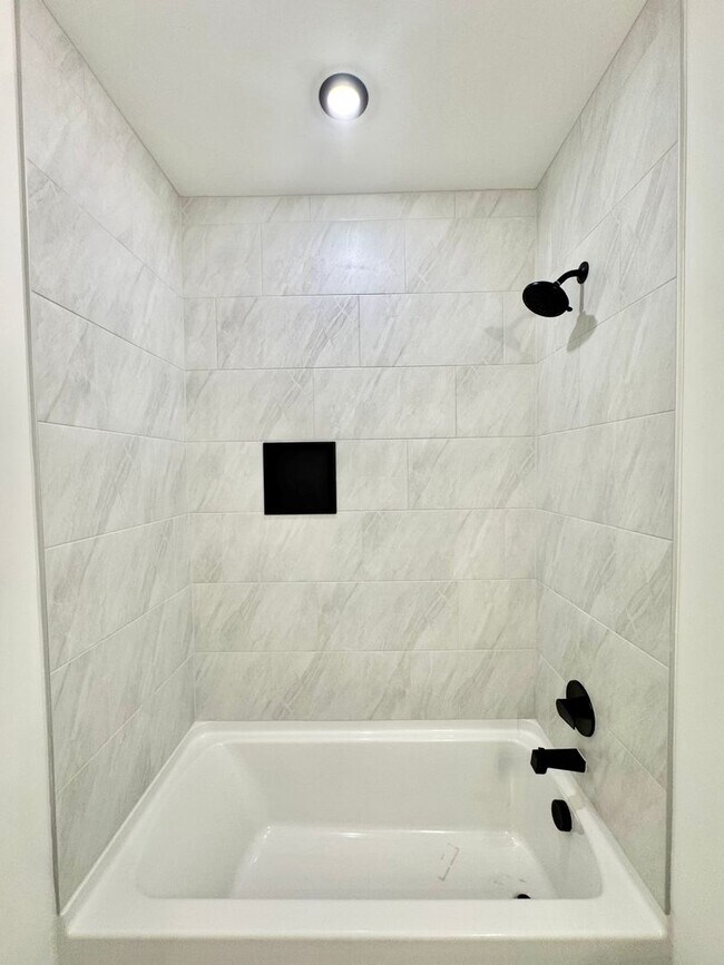 Building Photo - Beautiful NEW 2-Bed, 2- Bath Apartment in Rock Hill!