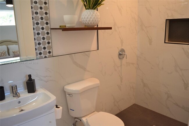 Building Photo - 621 SW 60th Ct