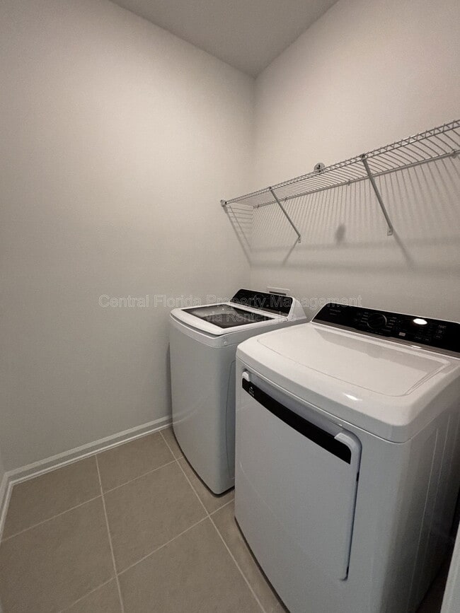 Building Photo - 7429 Ivy Tendril Ave