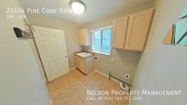 Building Photo - 21494 Pine Cone Dr