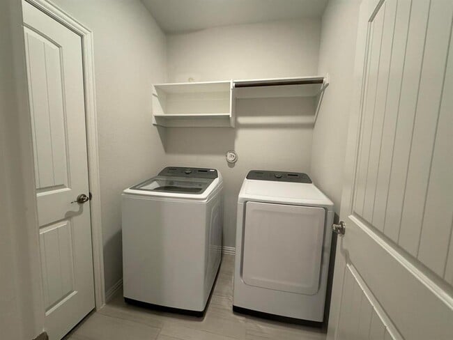 Building Photo - 324 Old Trinity Way