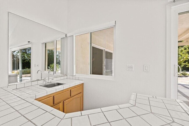 Building Photo - 43520 Via Magellan Dr