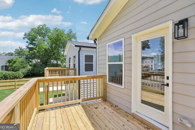 Building Photo - 3189 Jackson St