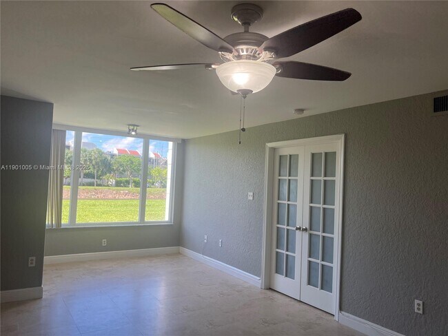Building Photo - 2851 N Oakland Forest Dr