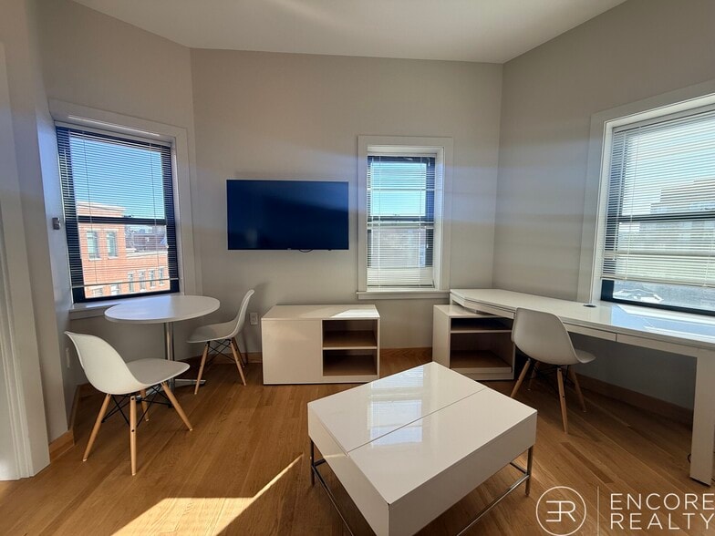 Building Photo - 115 Mt Auburn St