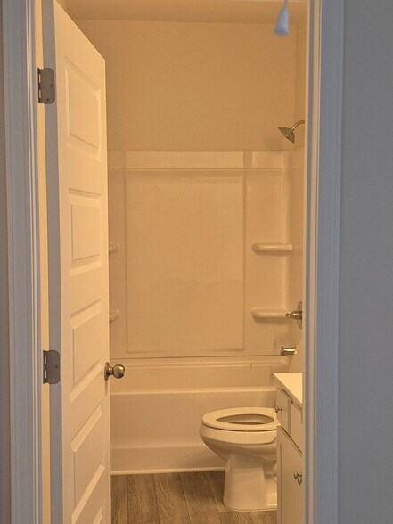 Building Photo - 618 Blaven St