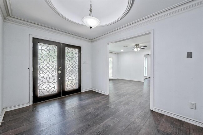 Building Photo - 5319 S Braeswood Blvd