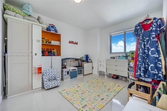 Building Photo - 888 Biscayne Blvd