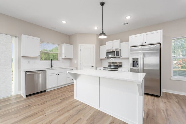 Building Photo - 2121 E Elk Rdg Ave