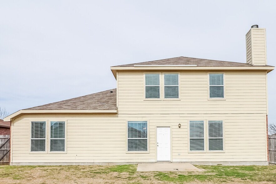 Building Photo - 2104 Aster Trail