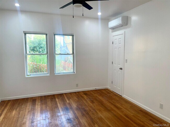 Building Photo - 26 Meadowbrook Pl
