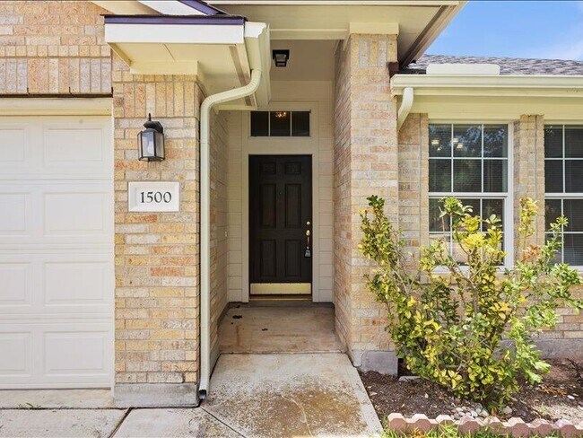 Building Photo - 1500 Ashberry Trail
