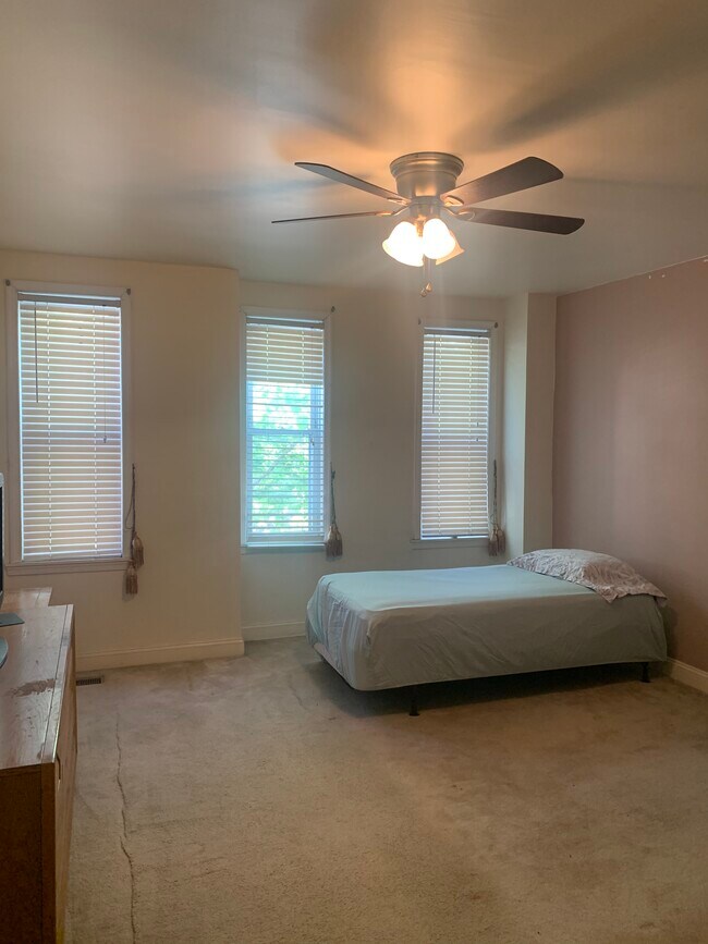 Bedroom 1 - 4 S Payson St