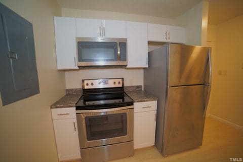 Building Photo - 1431 Collegiate Cir