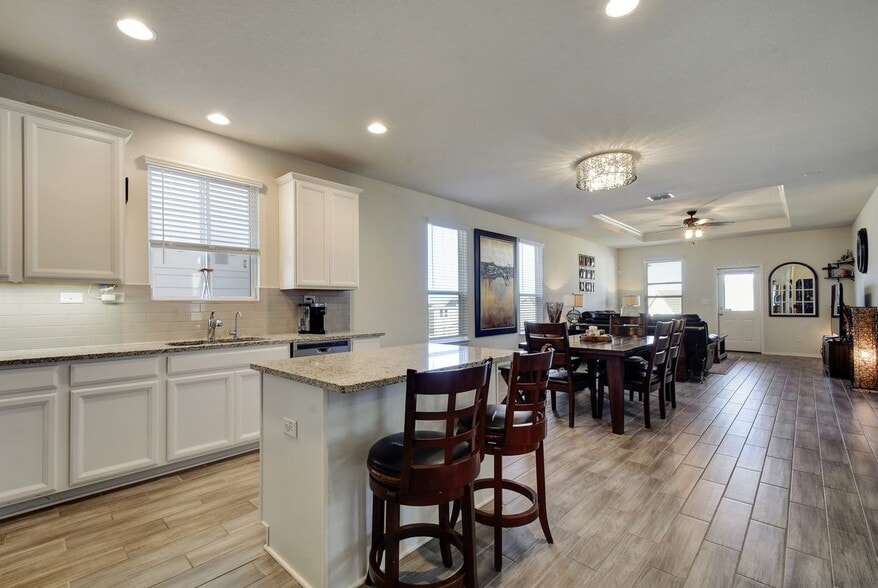 Building Photo - 317 Kotara Cyn