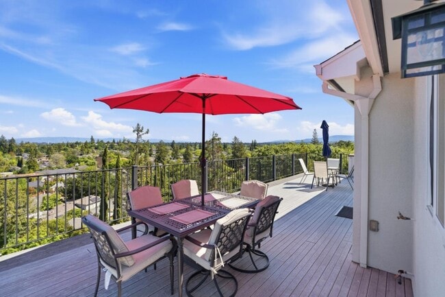 Building Photo - 531 Upland Rd