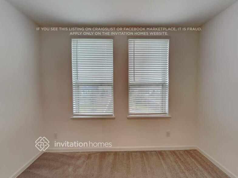 Building Photo - 4022 Champlain Wy