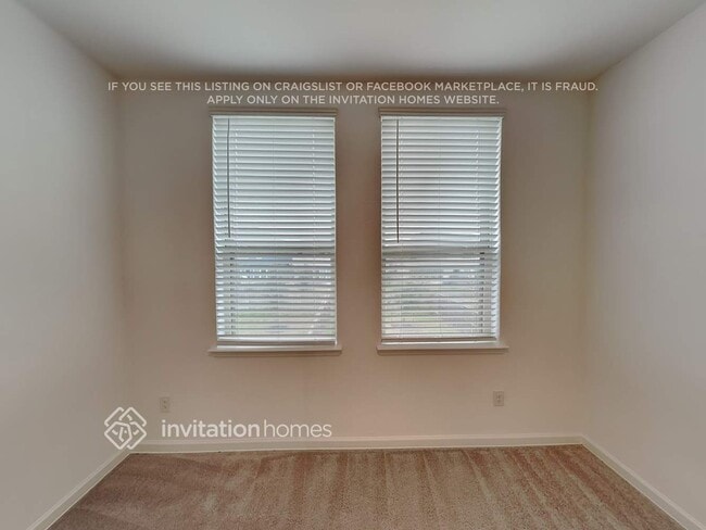 Building Photo - 4022 Champlain Wy