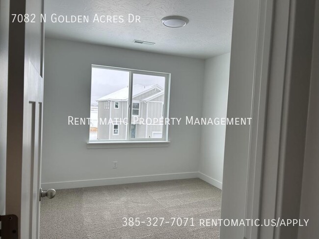 Building Photo - 7082 Golden Acrs Dr