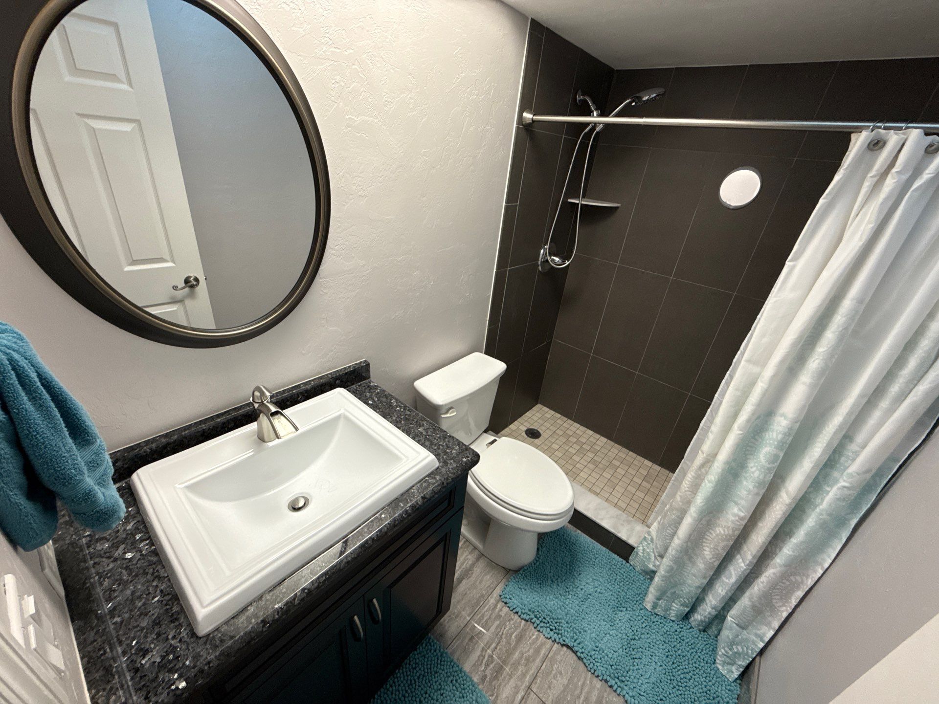 Building Photo - 790 E Gilchrist Ct