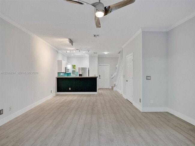 Building Photo - 835 NE 19th Ave