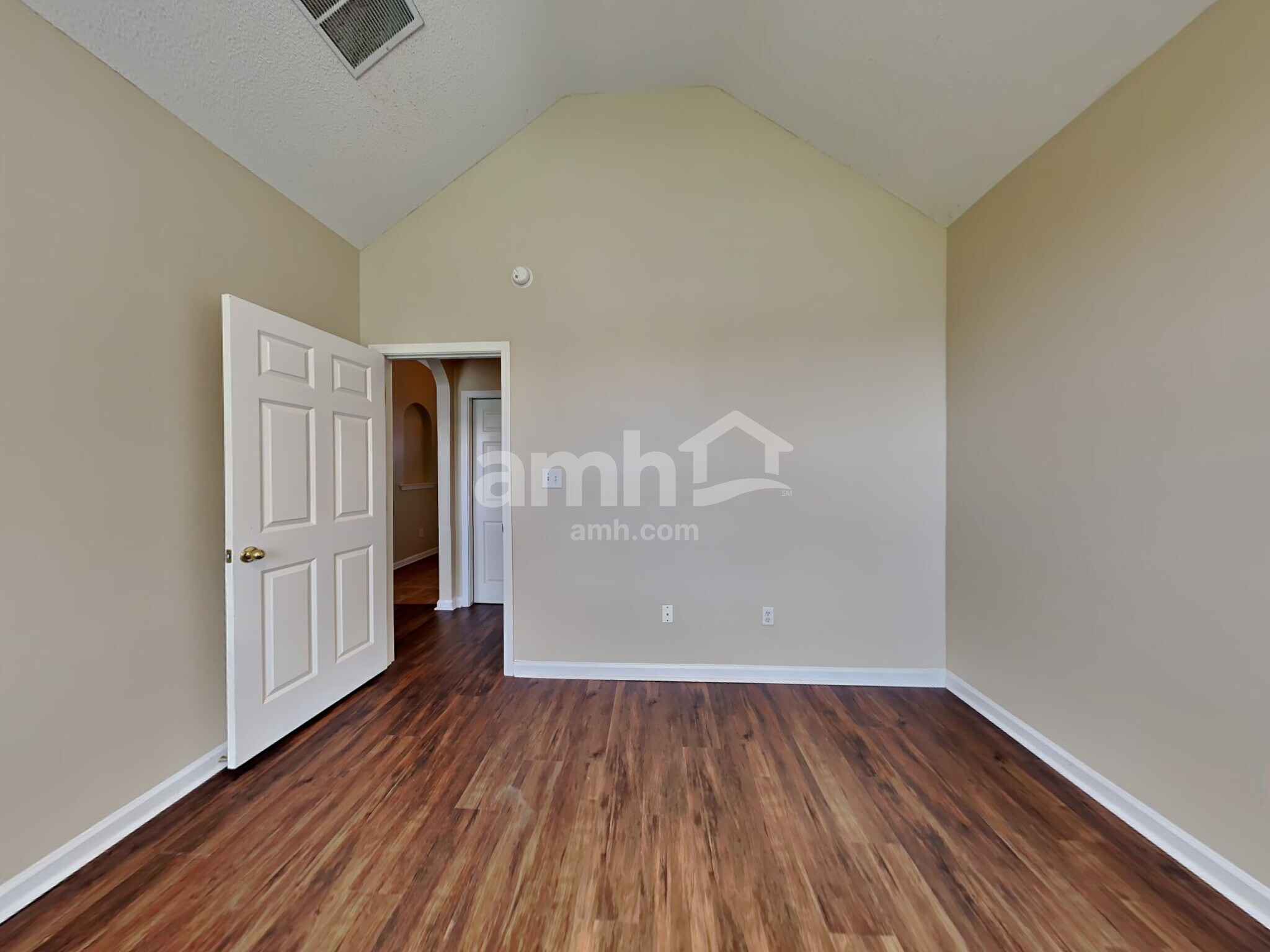 Building Photo - 1616 Sawmill Creek Ln