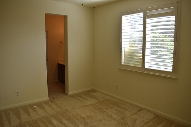 Building Photo - 2261 Pillsbury Rd