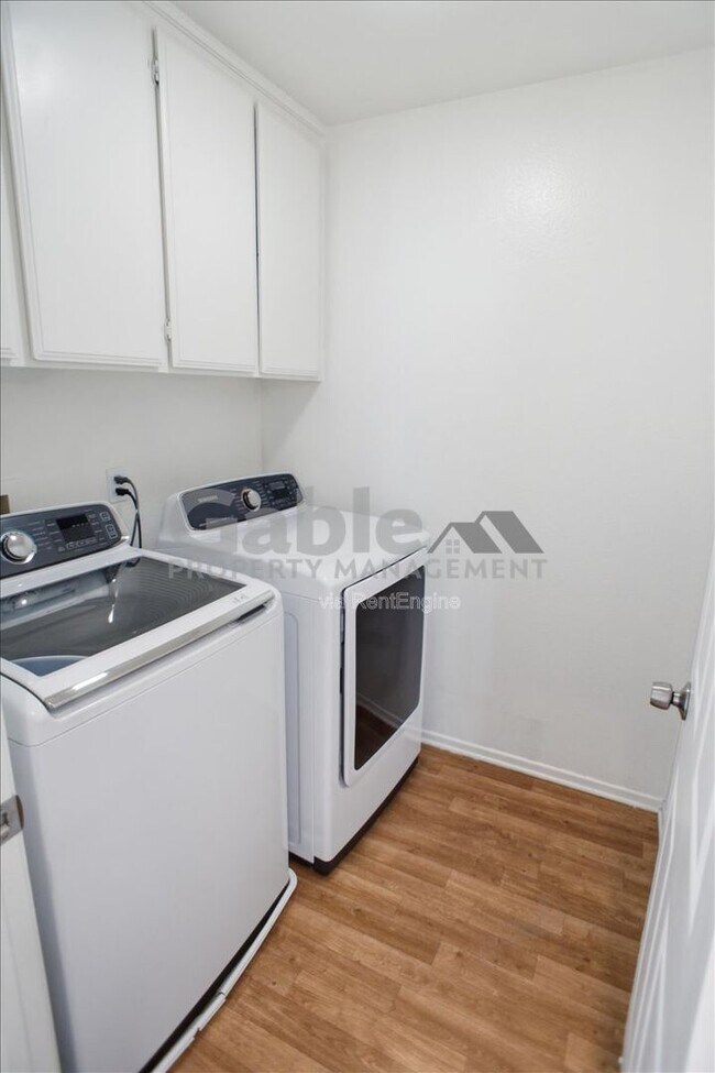 Building Photo - 28075 Daydream Way