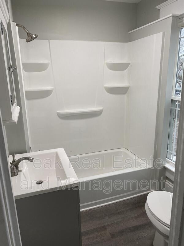 Building Photo - 1154 Prospect Ave SE