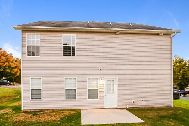 Building Photo - 926 Ramsgate Dr SW