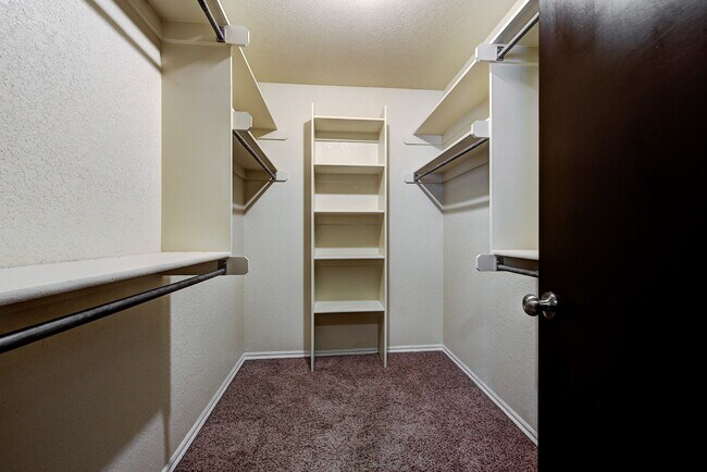 Building Photo - 2908 Glasgow Dr