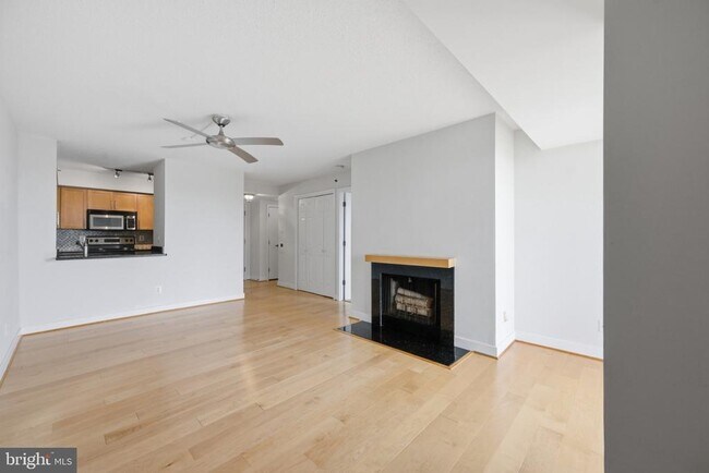 Building Photo - 7500 Woodmont Ave