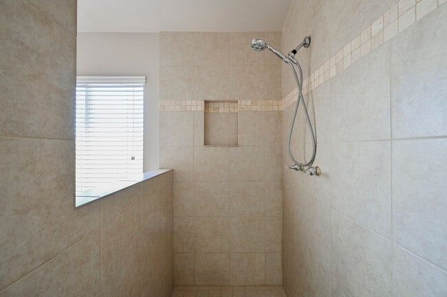 Building Photo - Beautiful Home in a Gated Community