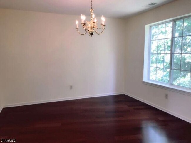 Building Photo - 188 Riveredge Dr