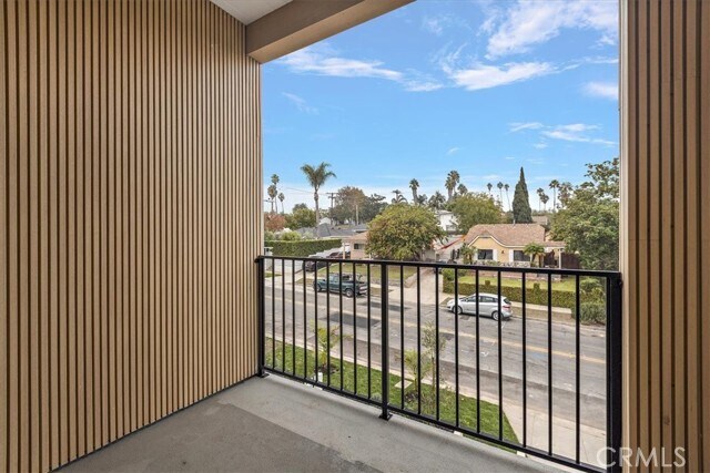 Building Photo - 642 E Fairview Blvd