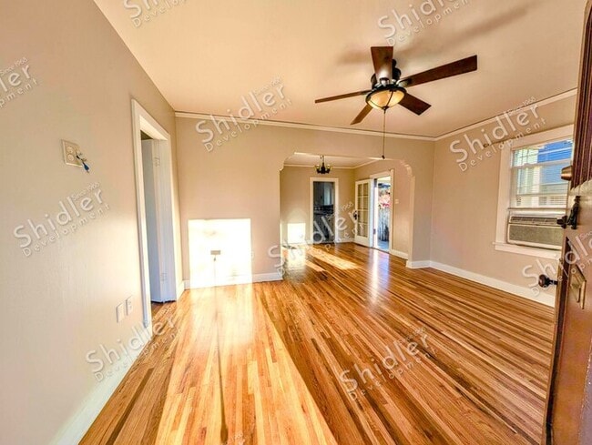 Building Photo - Upgraded Bungalow with Garage