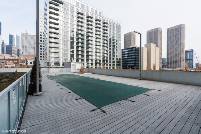 Building Photo - 659 W Randolph St