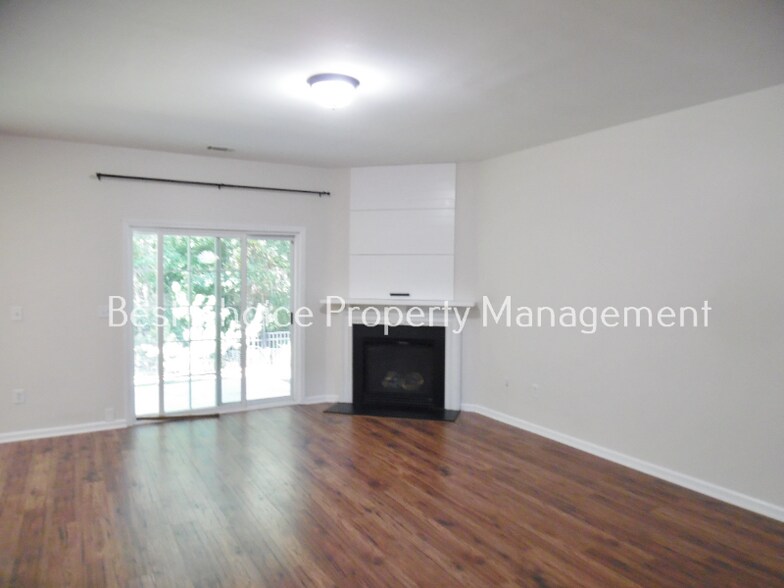 Building Photo - 133 Ledgewood Way