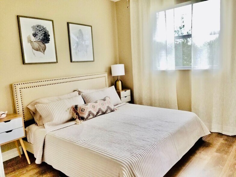 Building Photo - 257 Manor Rd