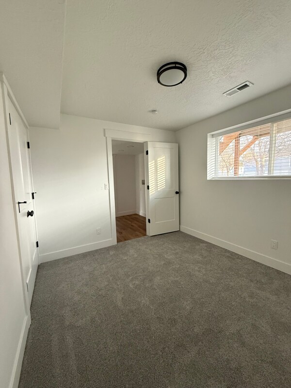 Building Photo - 1546 E 700 S