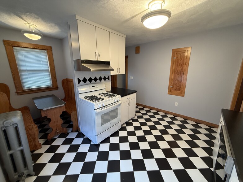 Building Photo - 68 Templeton Pky