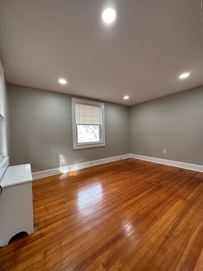 1st Bedroom - 229 Walnut St