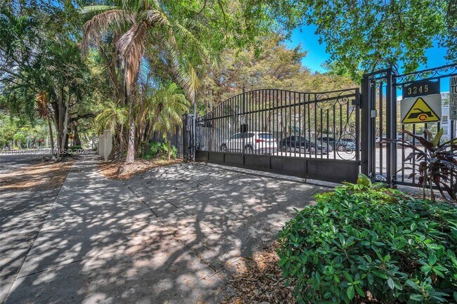 Building Photo - 3245 Virginia St