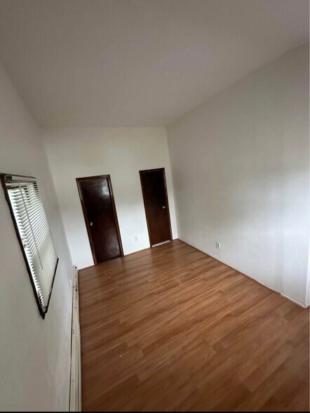 Building Photo - 17 Towne Ln