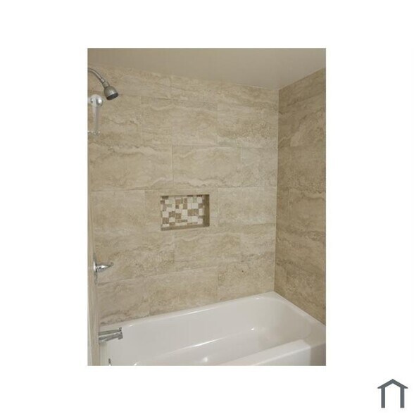 Building Photo - 2521 Rio Pinar Lakes Blvd