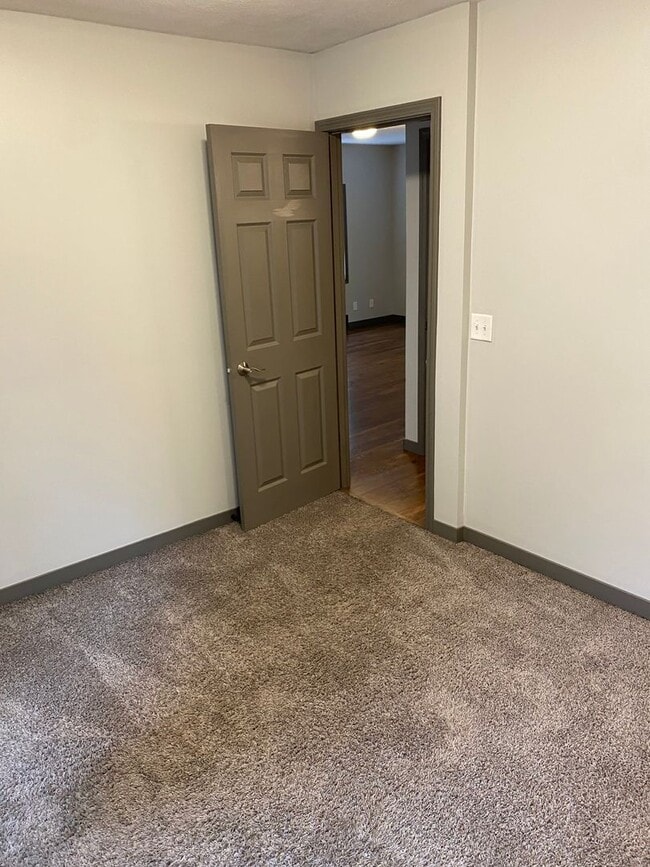 Building Photo - Fully Updated 3 Bedroom 1 Bath House for Rent