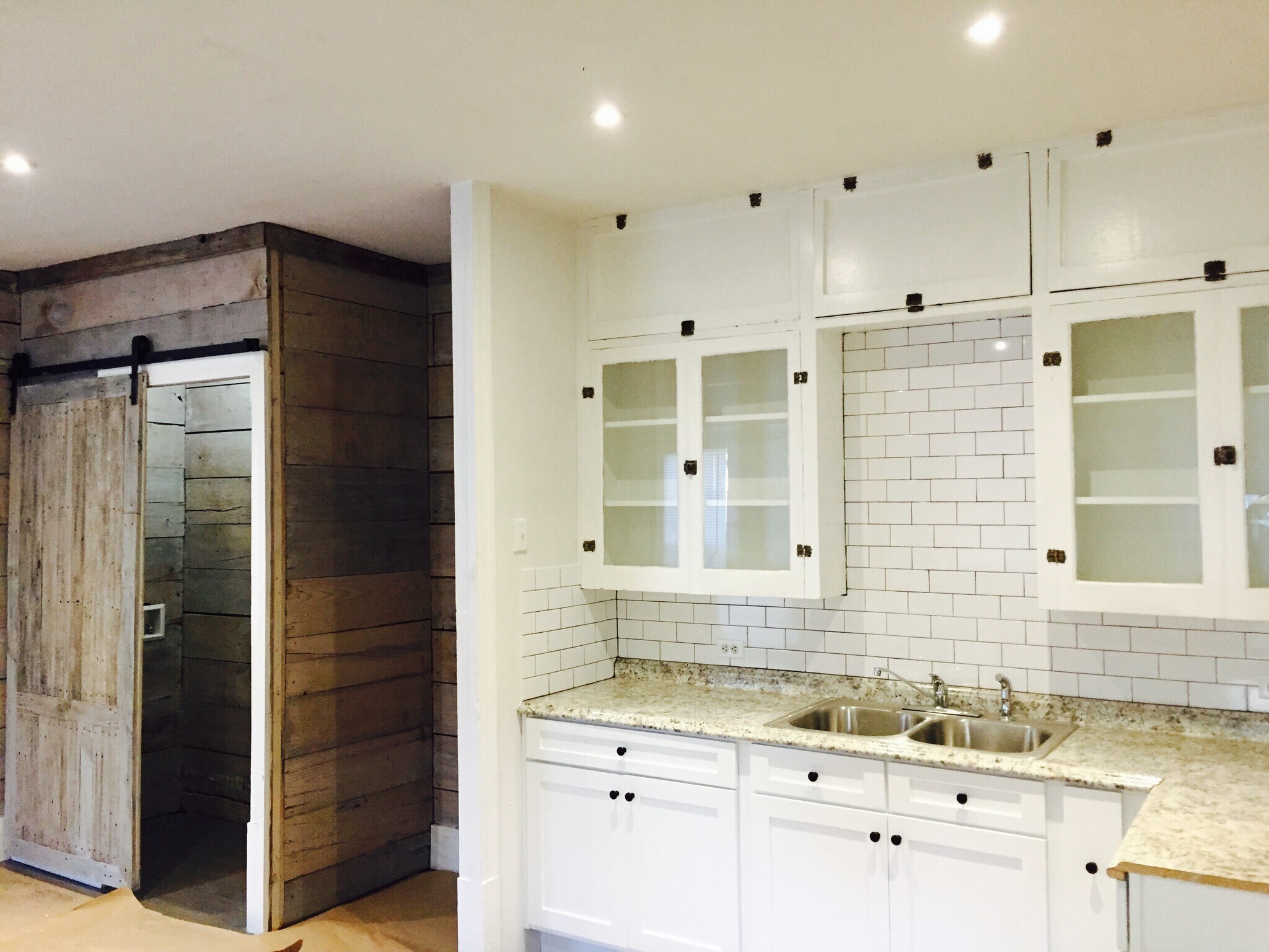 Kitchen and utility room - 1131 W Lynwood Ave