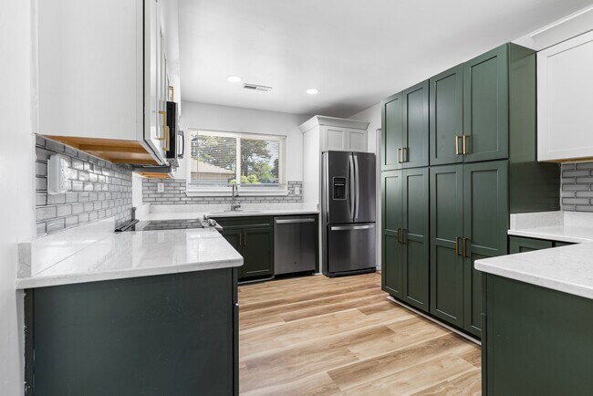 Building Photo - 1724 Placid Ct