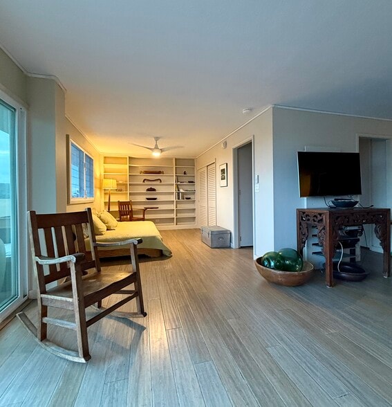 Building Photo - 14 Aulike St