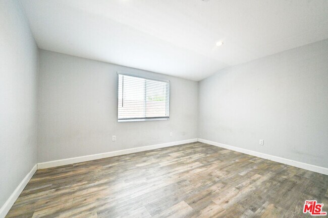 Building Photo - 14420 Rosecrans Ave